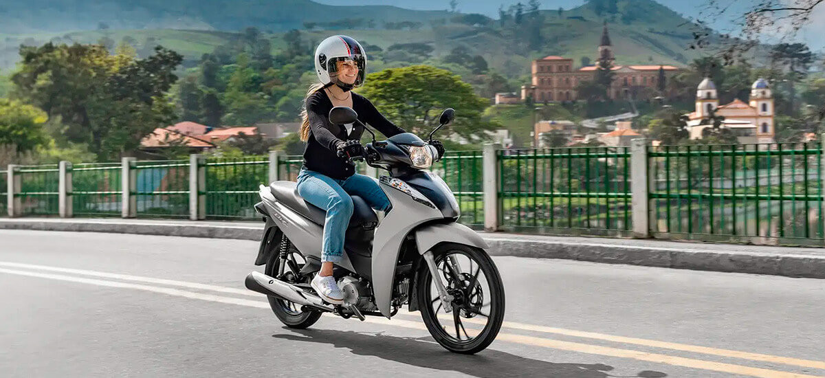 Honda Biz 125 : A sensação de ir e vir sempre na melhor companhia.